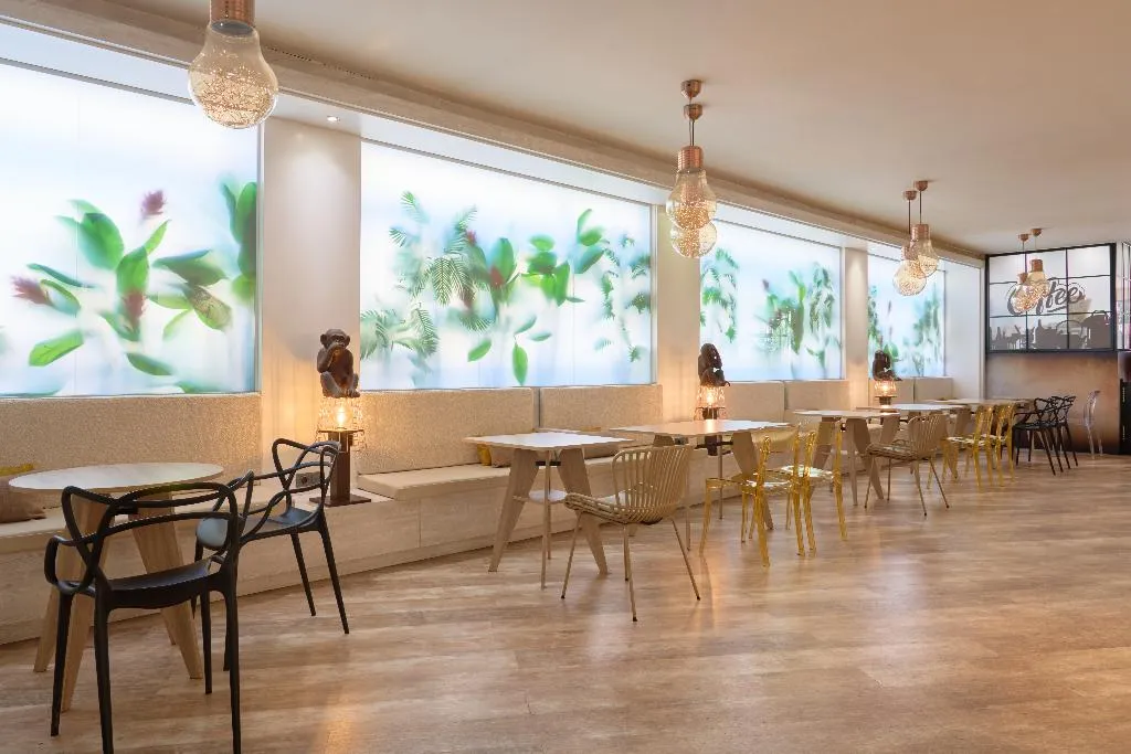 Lobby, Puerta de Toledo, Madrid