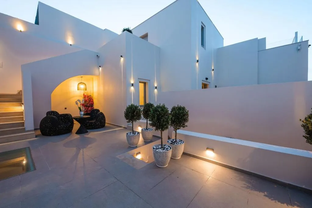 General view, La Madeleine Oia, Santorini