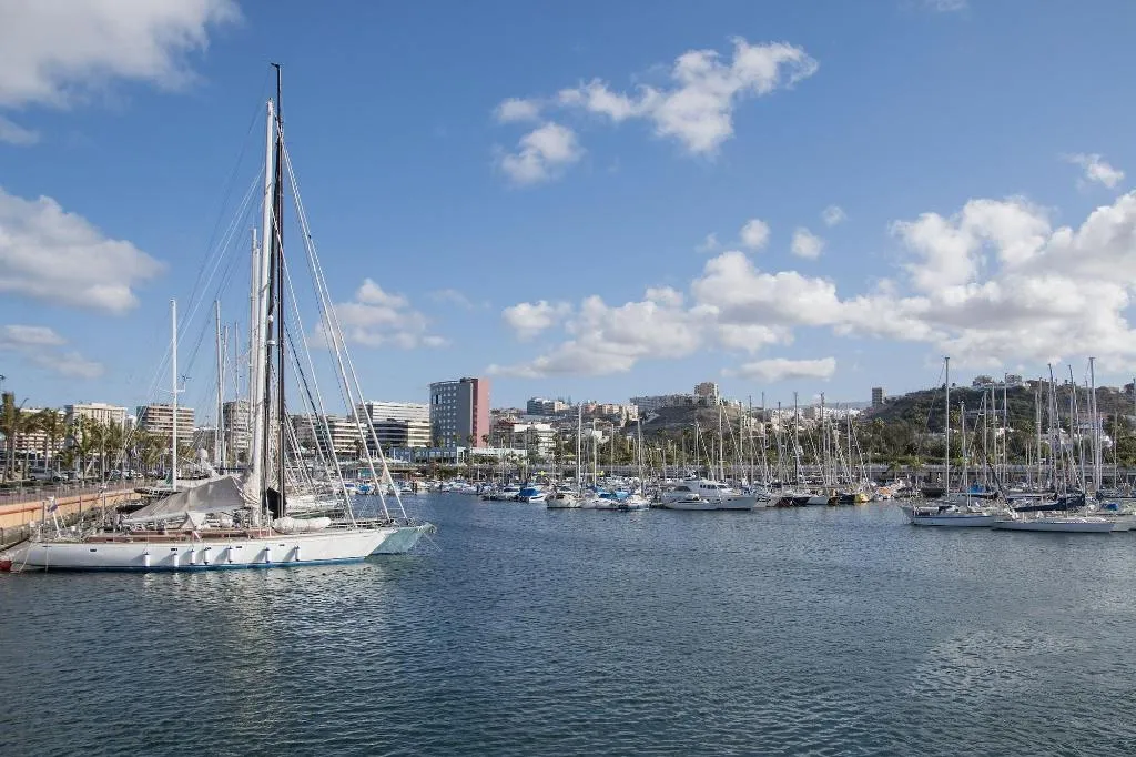 Sports and Entertainment, Twenty-Seven Degrees, Gran Canaria