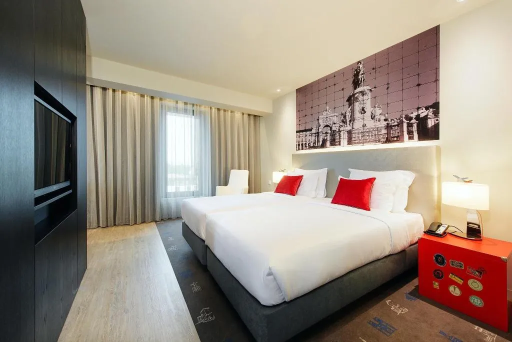 FAMILY ROOM TWO BEDS Room, Melia Lisboa Aeroporto, Lisbon