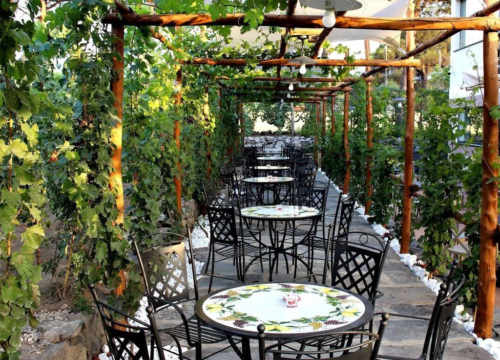 Terrace, Resort & Winery Bosco De Medici, Naples