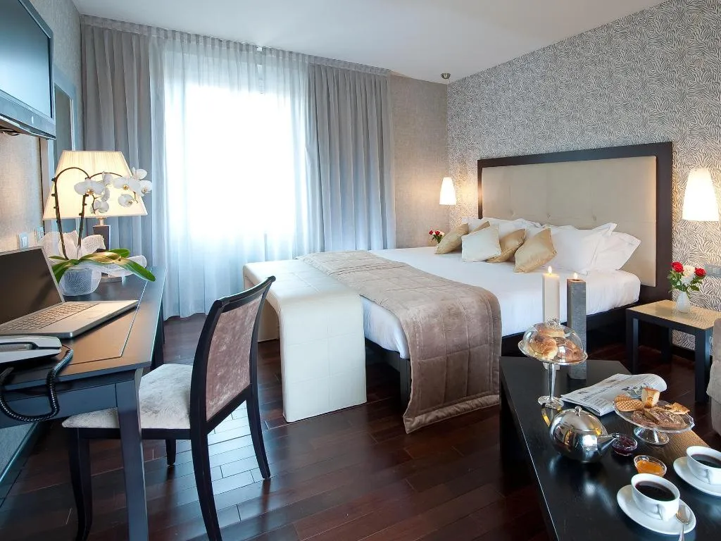 Room, c-hotels Fiume, Rome