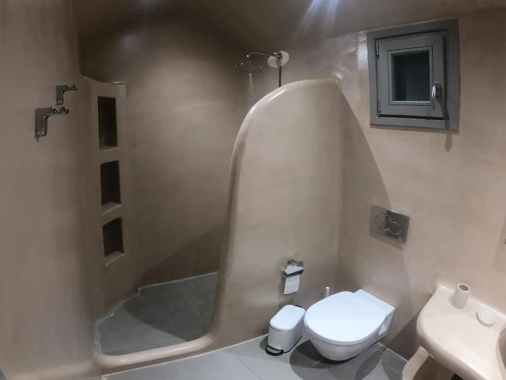 SUITE TWO BEDROOMS TWO BATHROOMS Room, Amphitrite Suites Santorini, Santorini