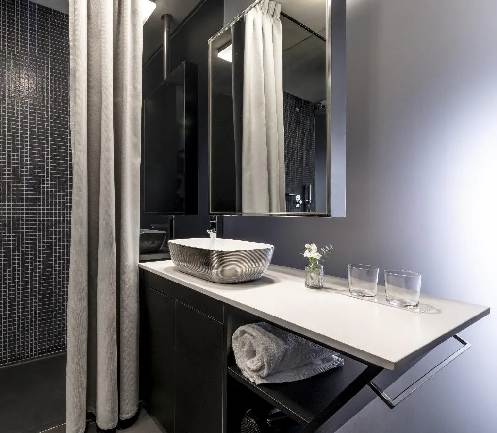 Room, 9 Hotel Mercy, Lisbon
