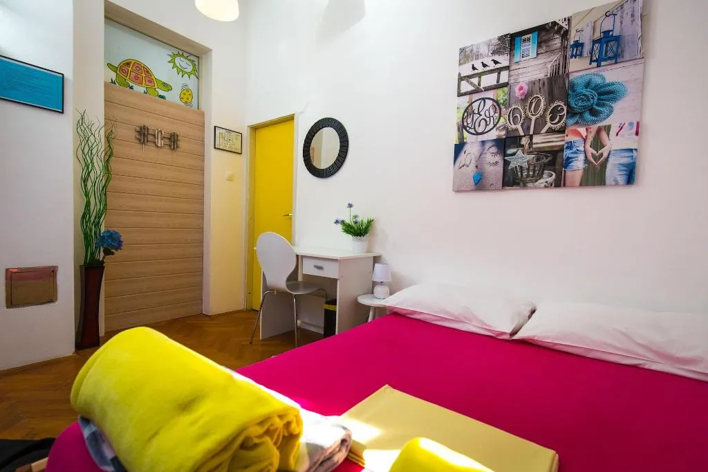 Room, Crazy House Hostel Pula, Istria