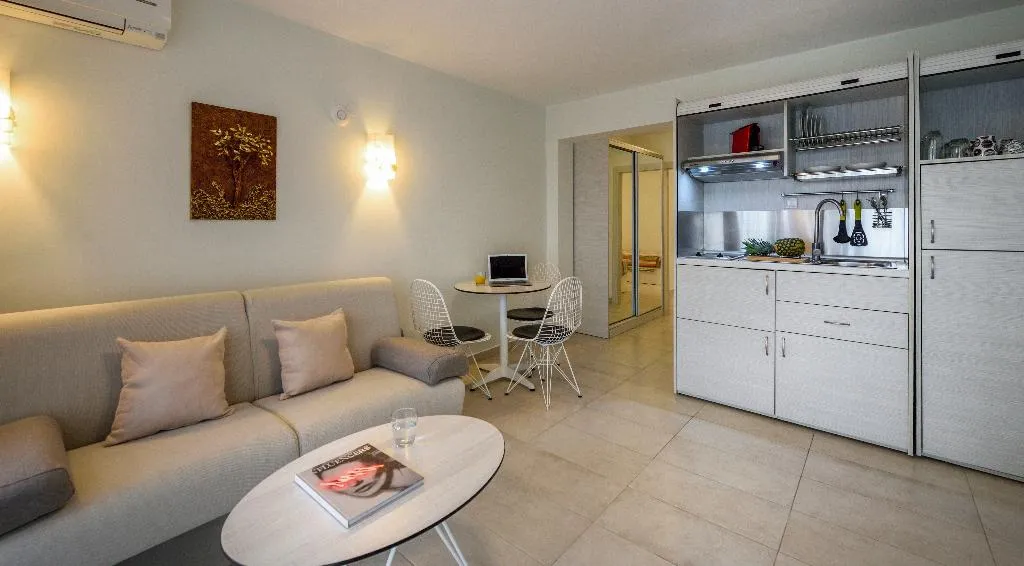 APARTMENT STANDARD Room, Elpiniki Luxury Apartments, Thessaloniki