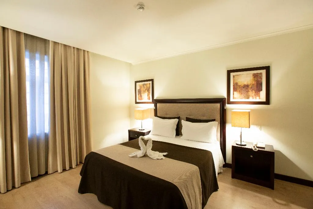 Double or Twin STANDARD Room, Veneza Hotel, Porto