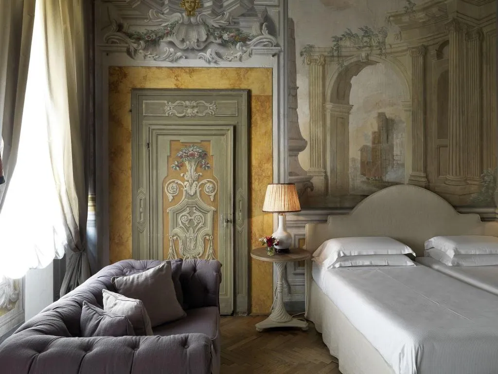 DOUBLE PRESTIGE Room, Palazzo Di Camugliano, Florence