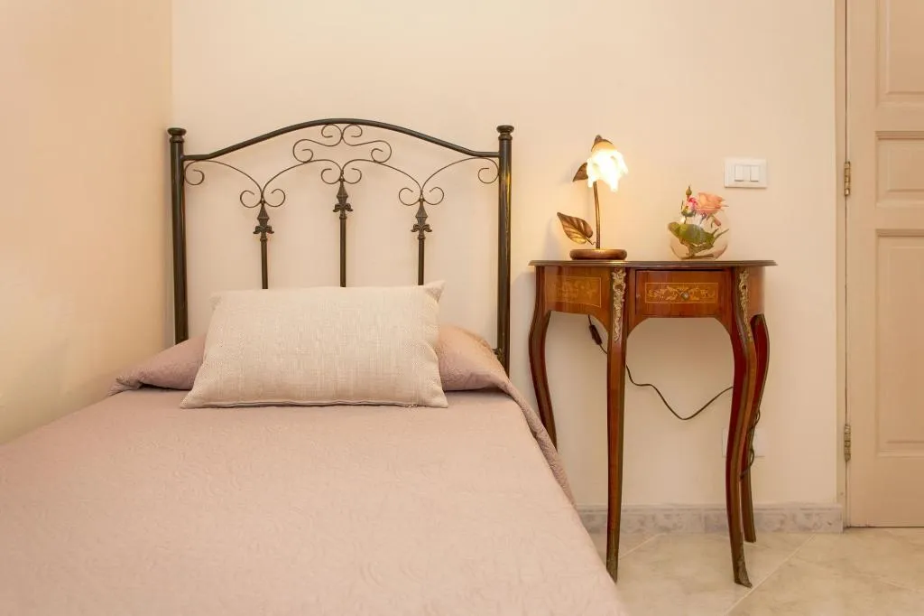 Room, Al Piazza Marina B&B, Palermo