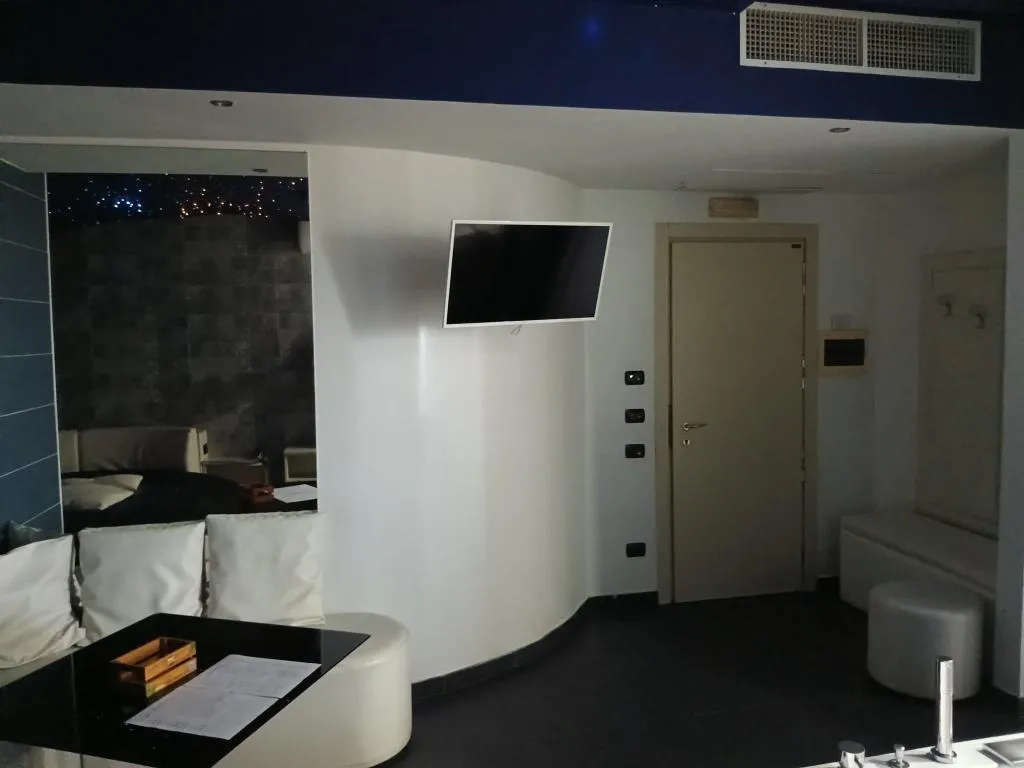SUITE ONE BED Room, La Fayette, Naples