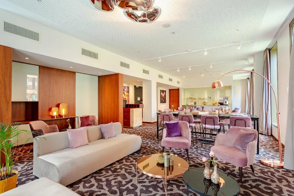 JUNIOR SUITE KING SIZE BED Room, Crowne Plaza Amsterdam-South, Amsterdam