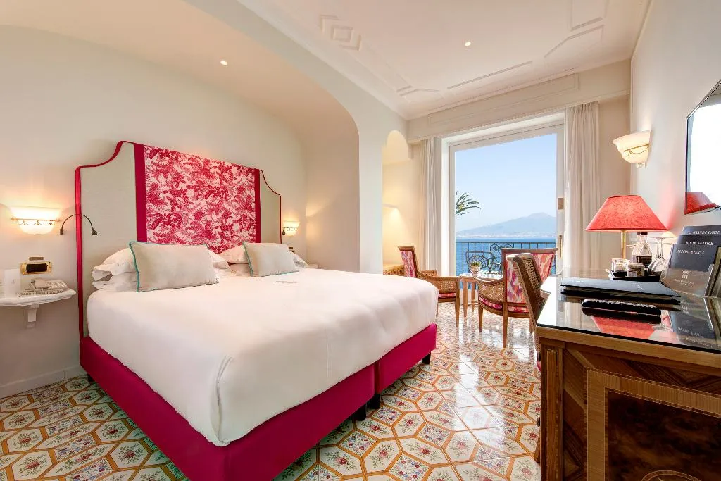 Double or Twin PREMIER SEA VIEW Room, Grand Hotel Royal, Naples