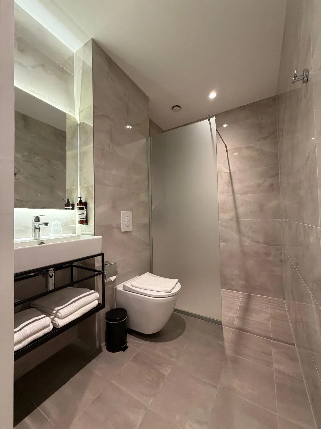 TWIN STANDARD Room, OZO Hotels Antares Amsterdam Schiphol Airport, Amsterdam