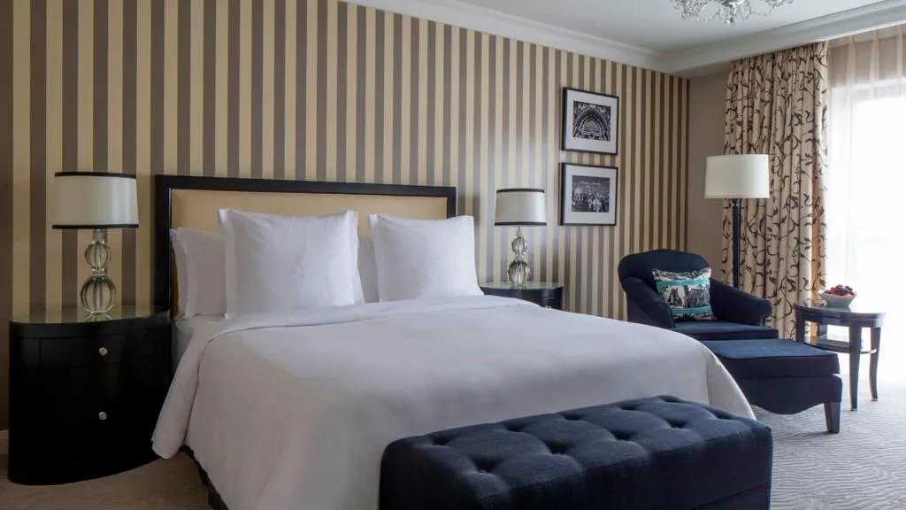 Room KING SIZE BED Room, Four Seasons Hotel Prague, Prague