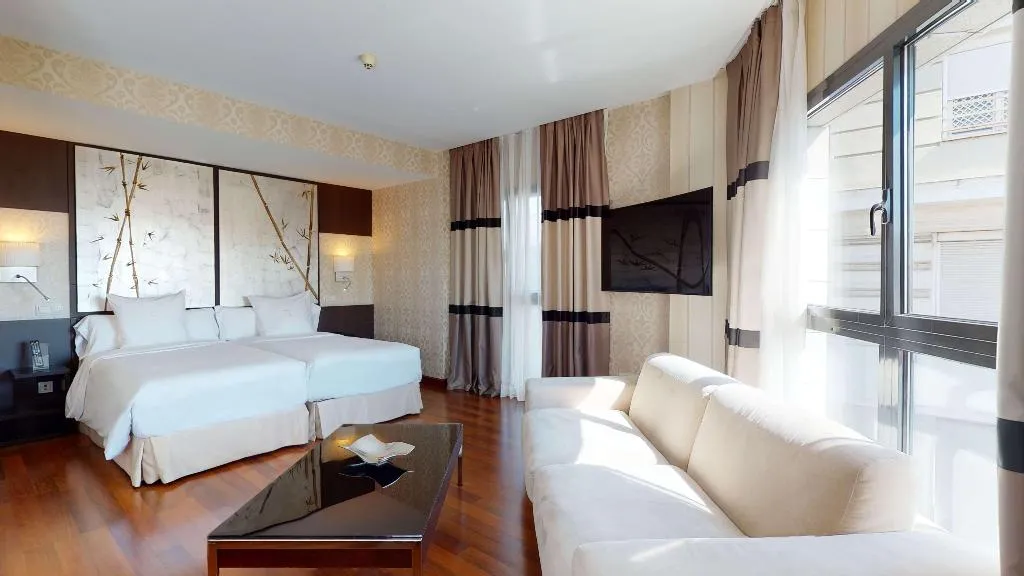 Room, Radisson RED Madrid, Madrid