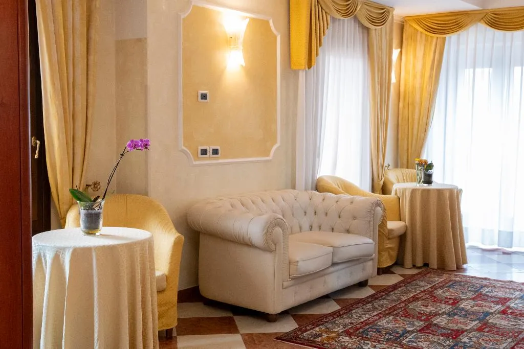 Lobby, Russo Palace, Venice