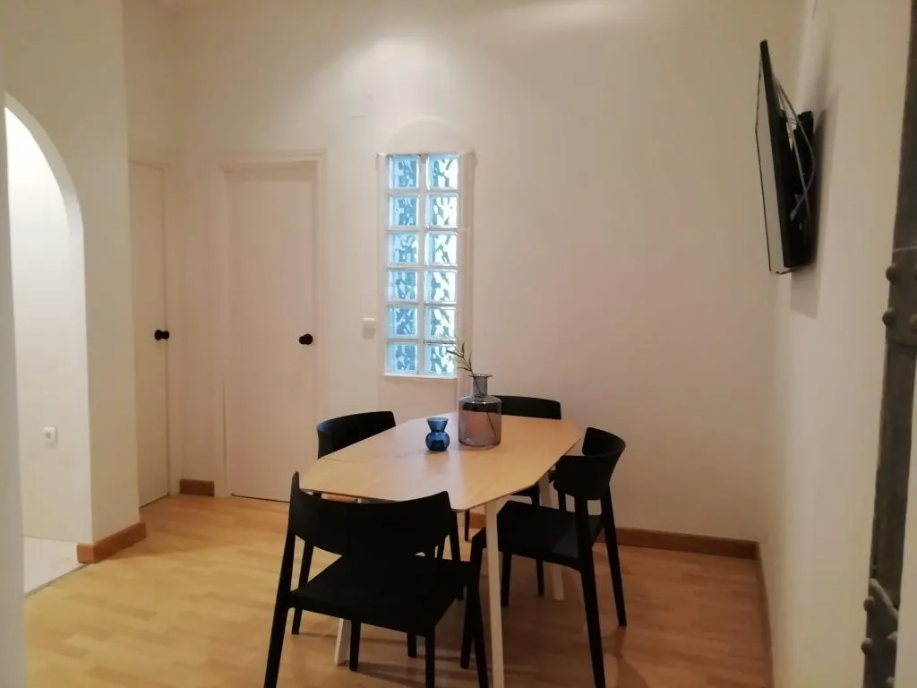 APARTMENT TWO BEDROOMS Room, Smartr Madrid Gran Via 47, Madrid