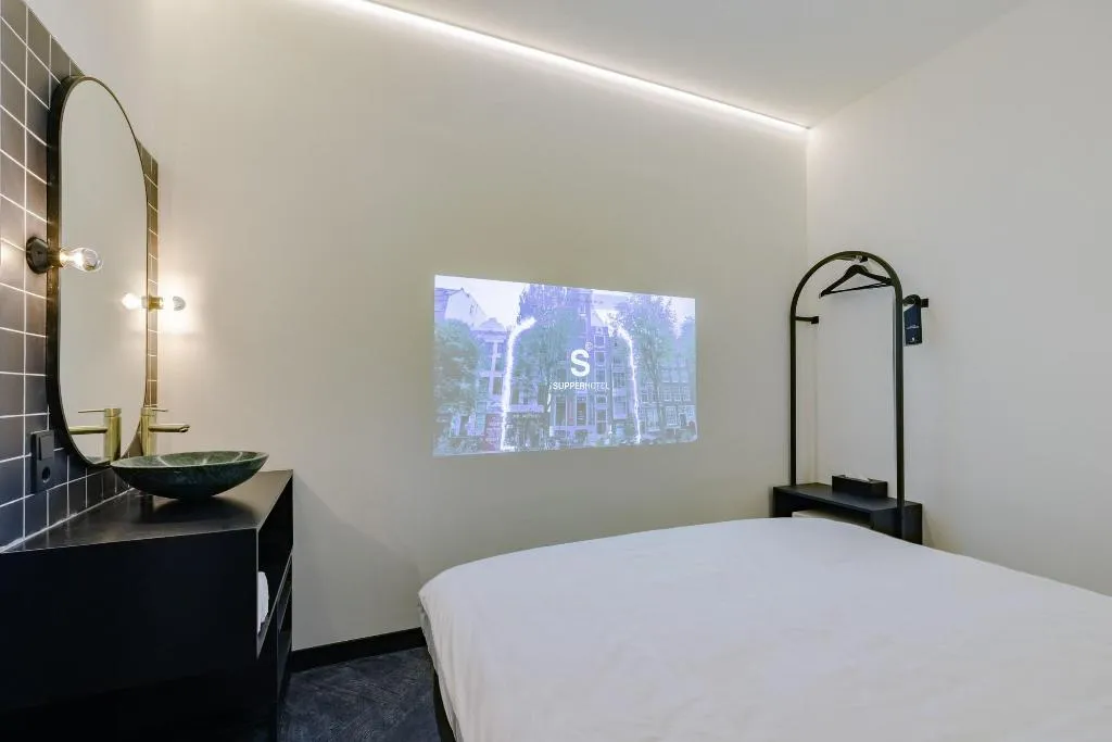 Room, Mr. Monkey Amsterdam, Amsterdam
