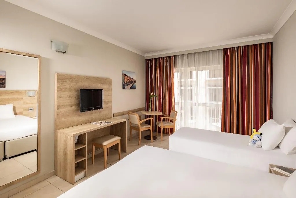 FAMILY ROOM STANDARD Room, QAWRA Palace Resort & SPA, Malta