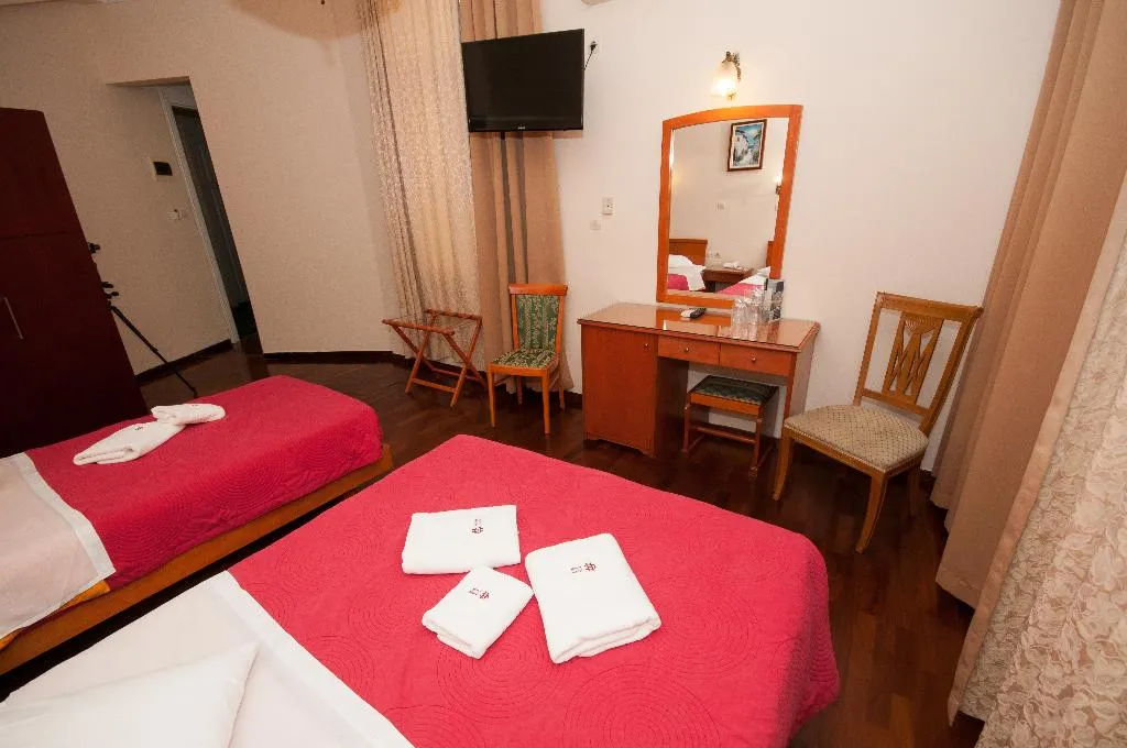TRIPLE STANDARD Room, Cecil hotel, Athens
