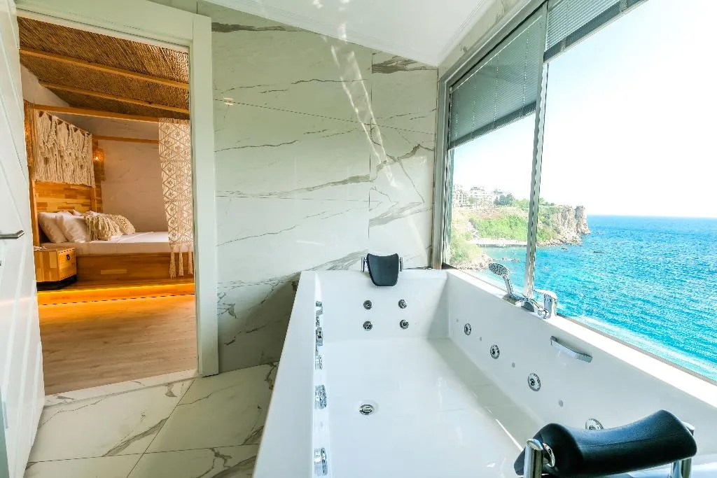 SUITE WITH JACUZZI WITH VIEWS Room, Bilem Hotel Beach & Spa, Antalya