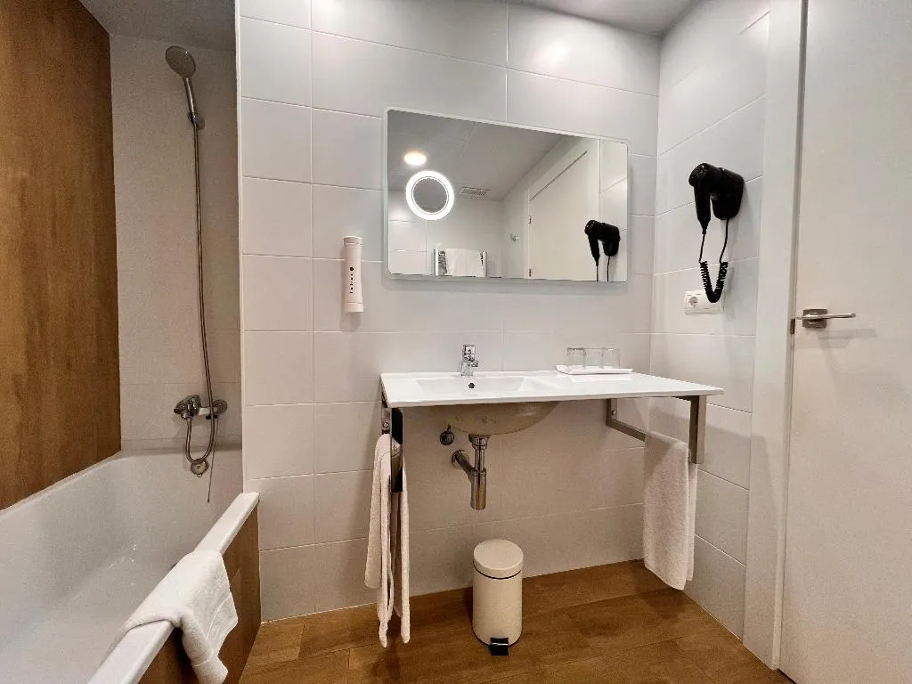 TRIPLE STANDARD Room, Sercotel Maya Alicante, Costa Blanca