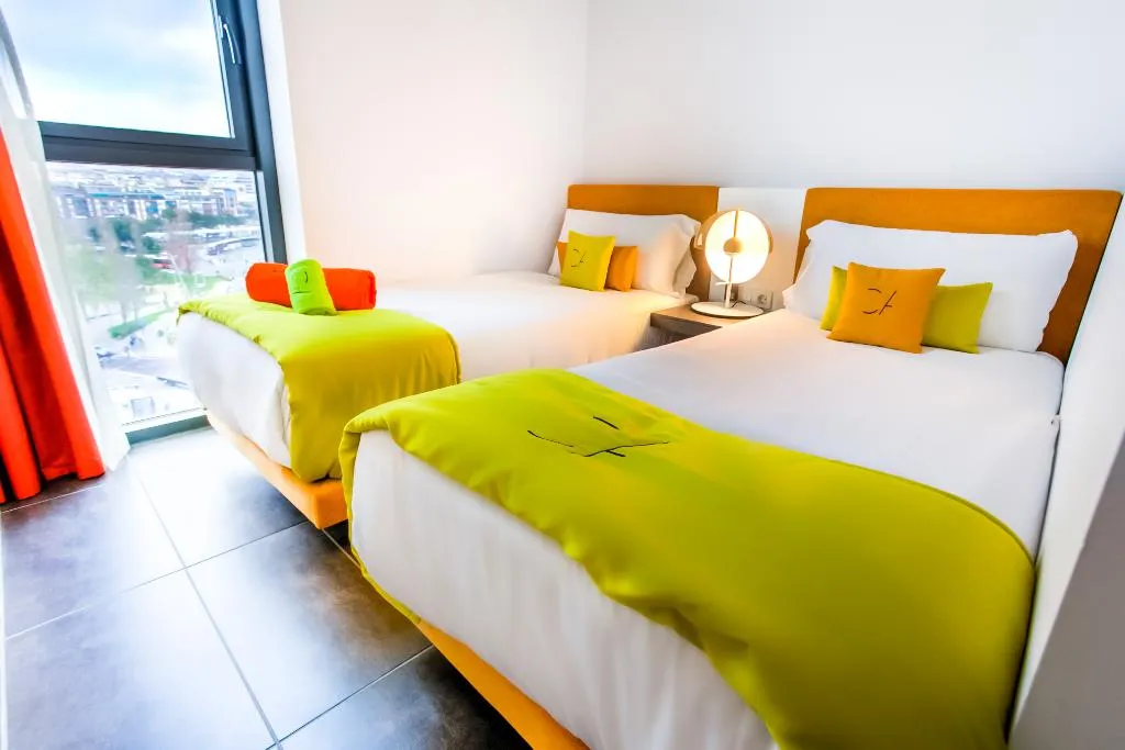 APARTMENT CAPACITY 6 TWO BEDROOMS Room, Cosmo Apartments Sants, Barcelona