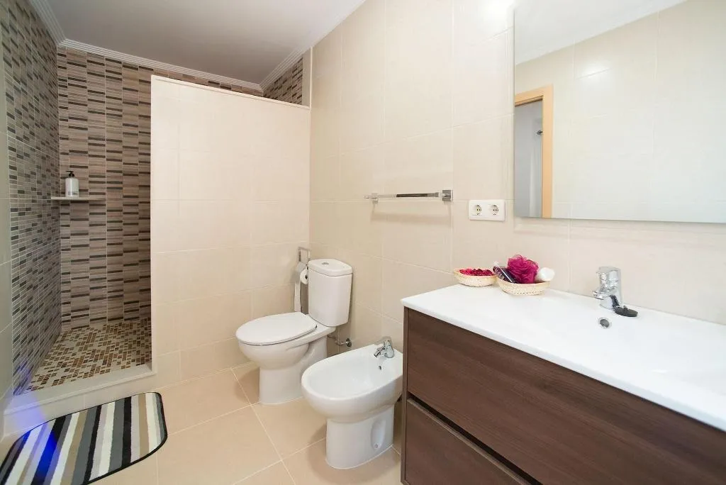 Room, Mitre Paterna Low Cost Rooms, Valencia