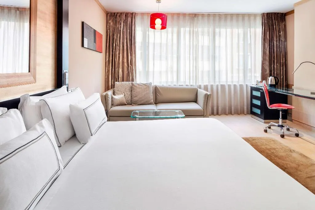 DOUBLE PREMIUM Room, Melia Madrid Princesa, Madrid