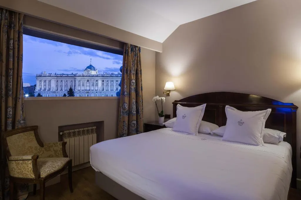 DOUBLE SUPERIOR Room, Principe Pio, Madrid