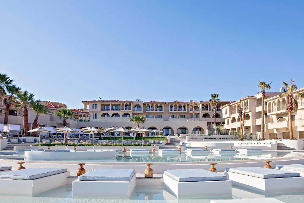 Pool, MERAVIA Leonardo Limited Edition, Halkidiki