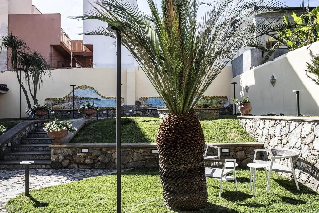 Terrace, Garibaldi, Catania
