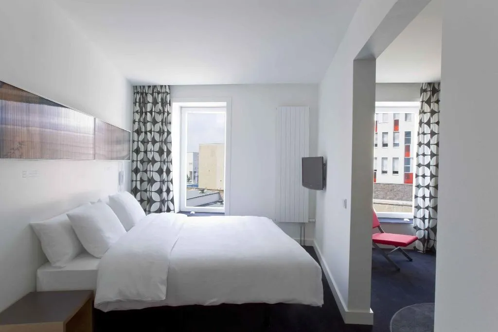 JUNIOR SUITE WITH DOUBLE BED Room, Gat Point Charlie, Berlin