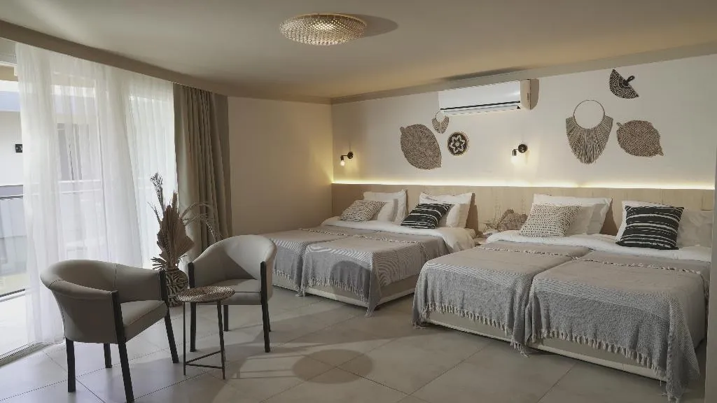 QUADRUPLE GARDEN VIEW ONE BEDROOM Room, Sun Hotel By En Vie Beach, Antalya