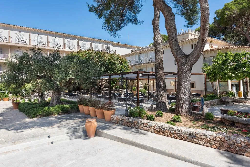 Restaurant, Hotel  Castell dels Hams by Palia, Majorca
