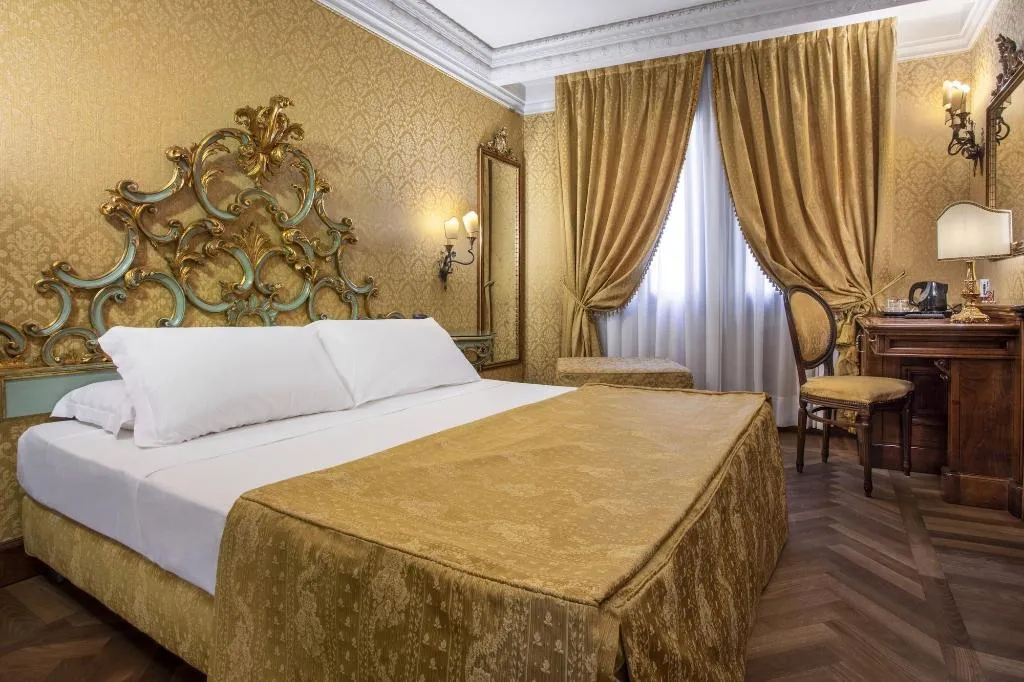 Room, Palazzina Veneziana, Venice
