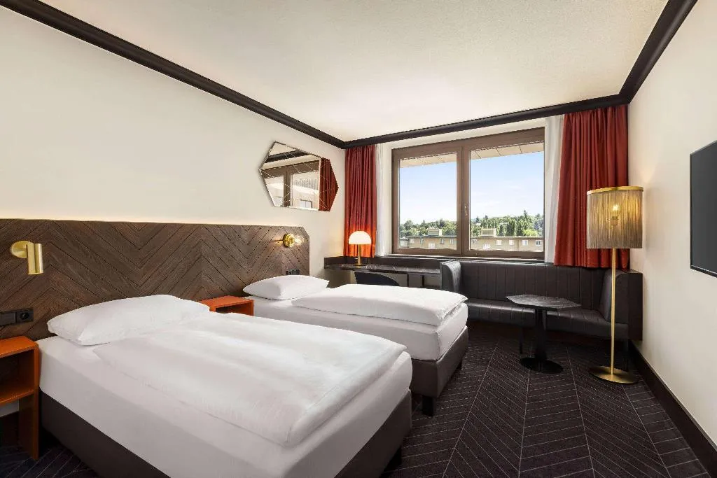 TWIN EXECUTIVE Room, Vienna House by Wyndham Diplomat Prague, Prague