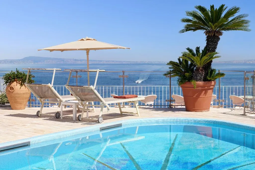 Pool, Grand Hotel De La Ville, Naples