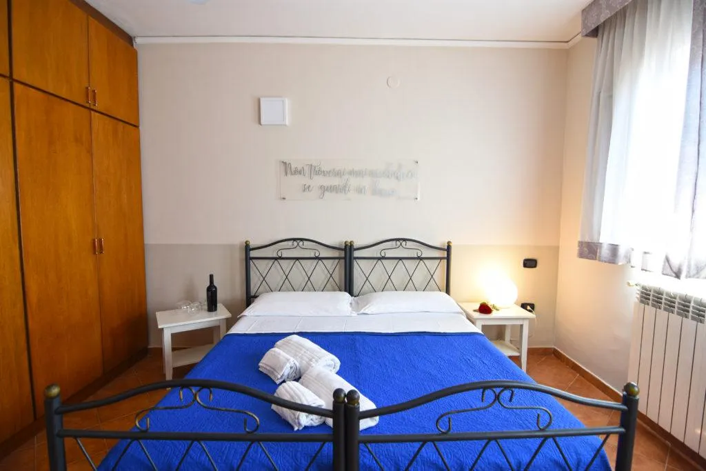 APARTMENT SEA VIEW WITH TERRACE Room, Case Così Apartments Napoli, Naples