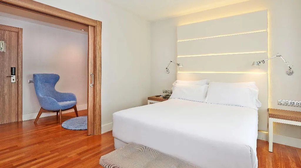 DOUBLE SUPERIOR Room, NH Barcelona Les Corts, Barcelona