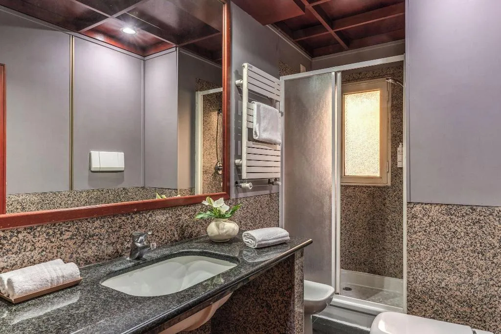 DOUBLE ECONOMY Room, Madison, Rome