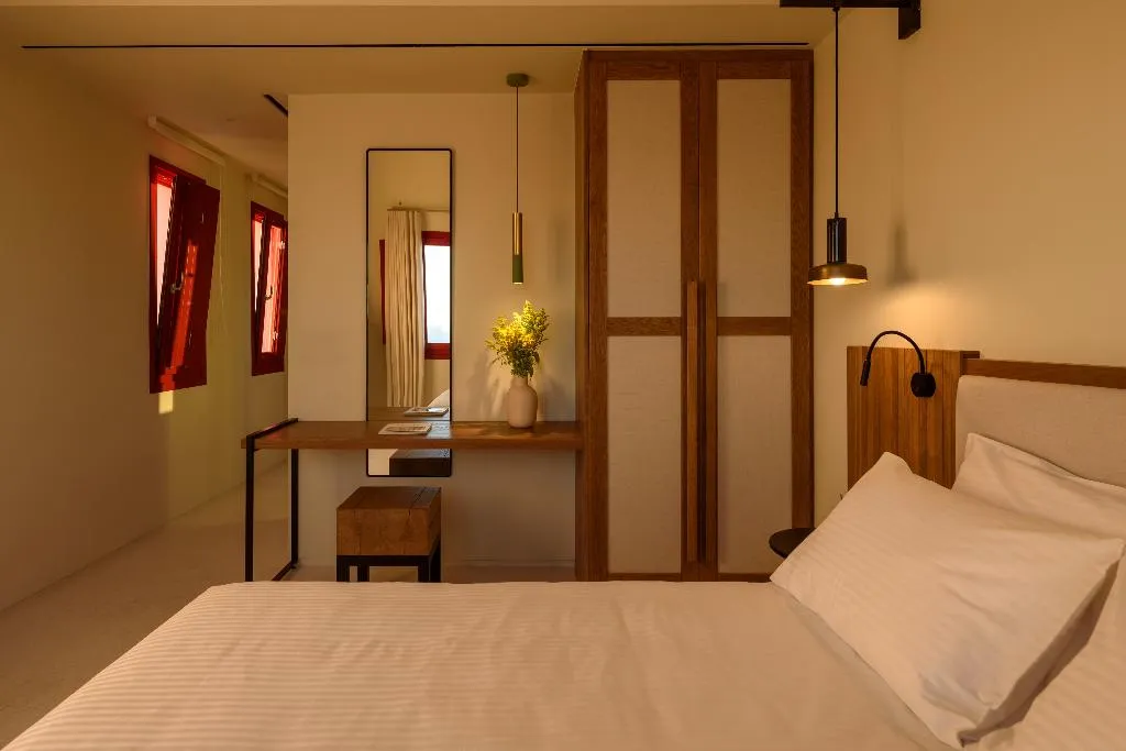 SUITE COMFORT Room, Potnia Theron Suites, Santorini