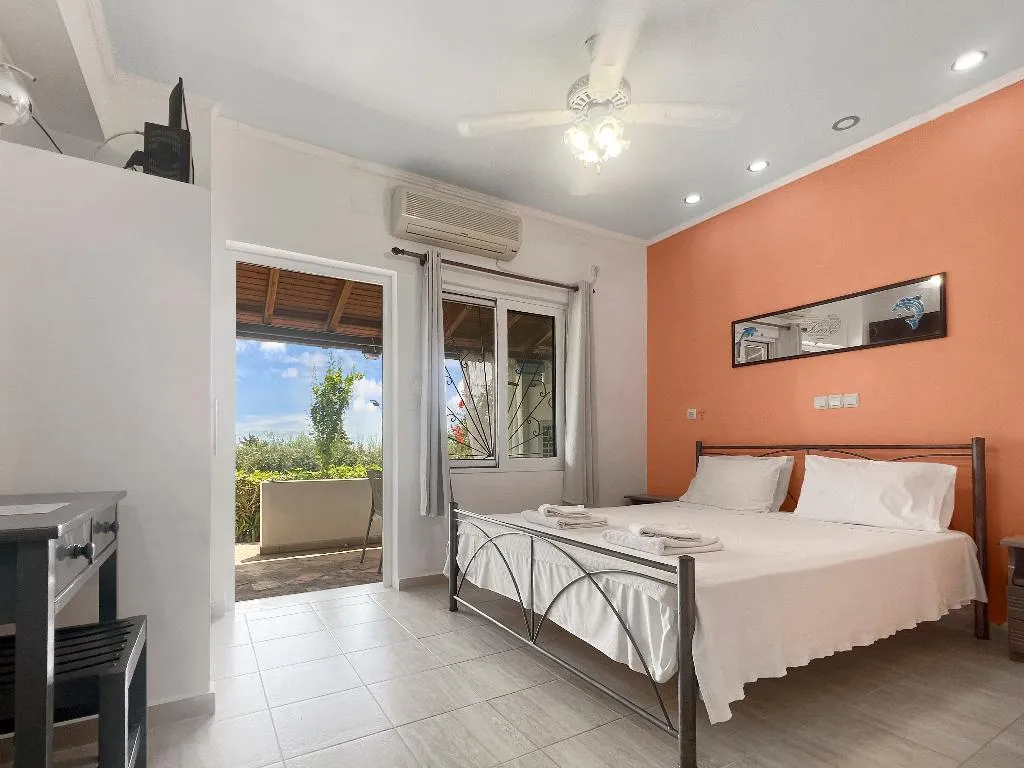STUDIO SEA VIEW CAPACITY 2 Room, Andromaches Holiday apartments, Corfu