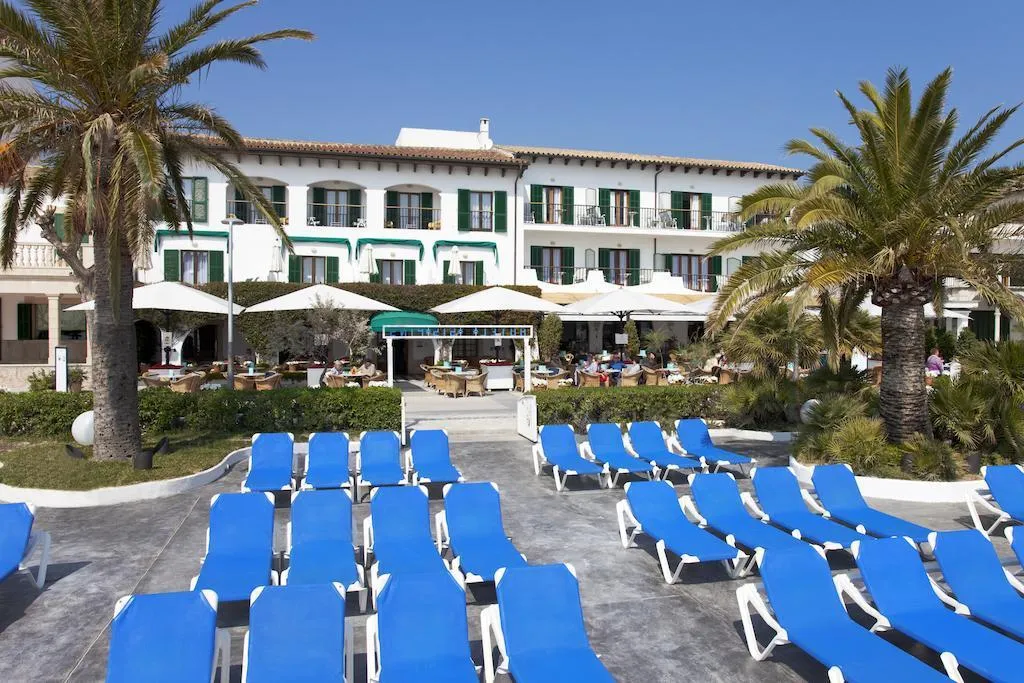 Terrace, Sis Pins, Majorca