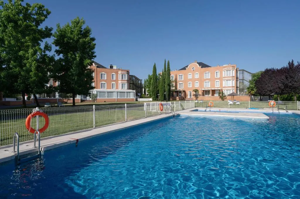 Pool, Exe Zarzuela Park, Madrid