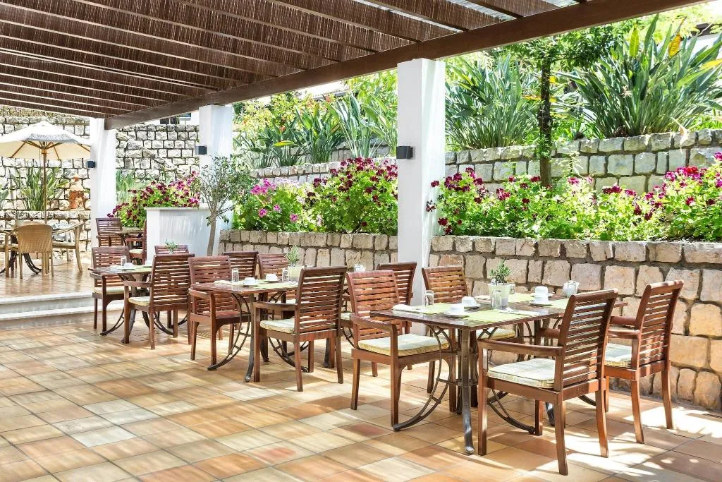 Restaurant, Pine Cliffs Hotel, a Luxury Collection Resort, Algarve