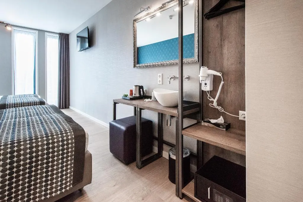 QUADRUPLE STANDARD Room, Melrose, Amsterdam