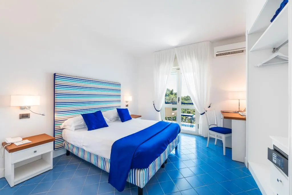 Double or Twin SEA VIEW Room, Delfino, Naples