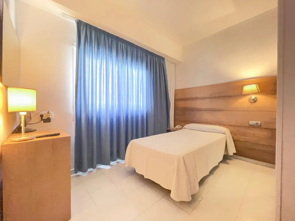 SINGLE STANDARD Room, Ibiza Playa, Ibiza