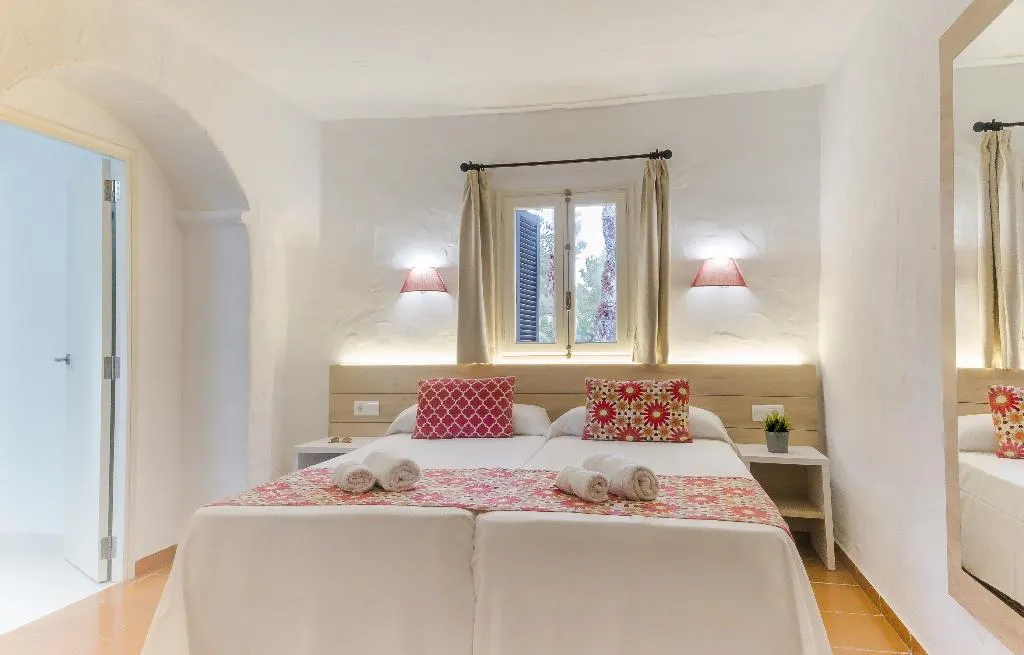 Room, FERGUS Style Punta Arabi, Ibiza